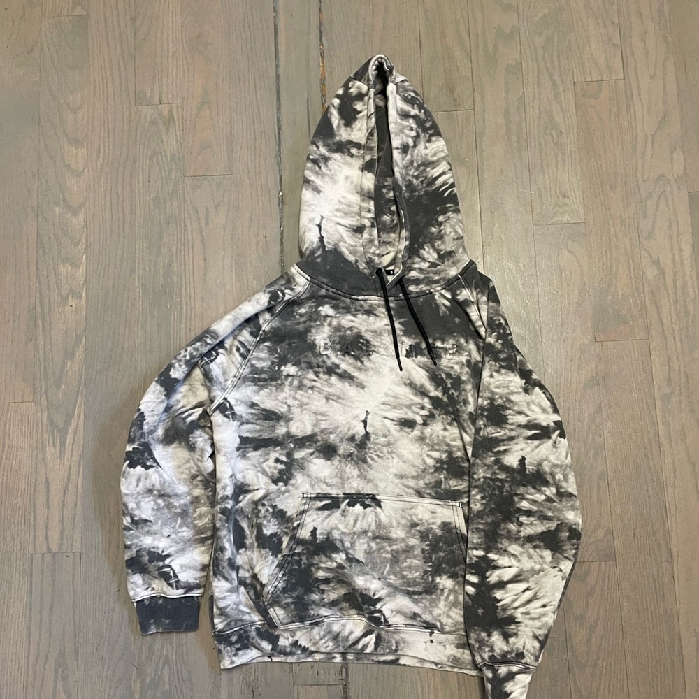 Balance Athletica limited edition tie dye men’s hoodie, great condition, small